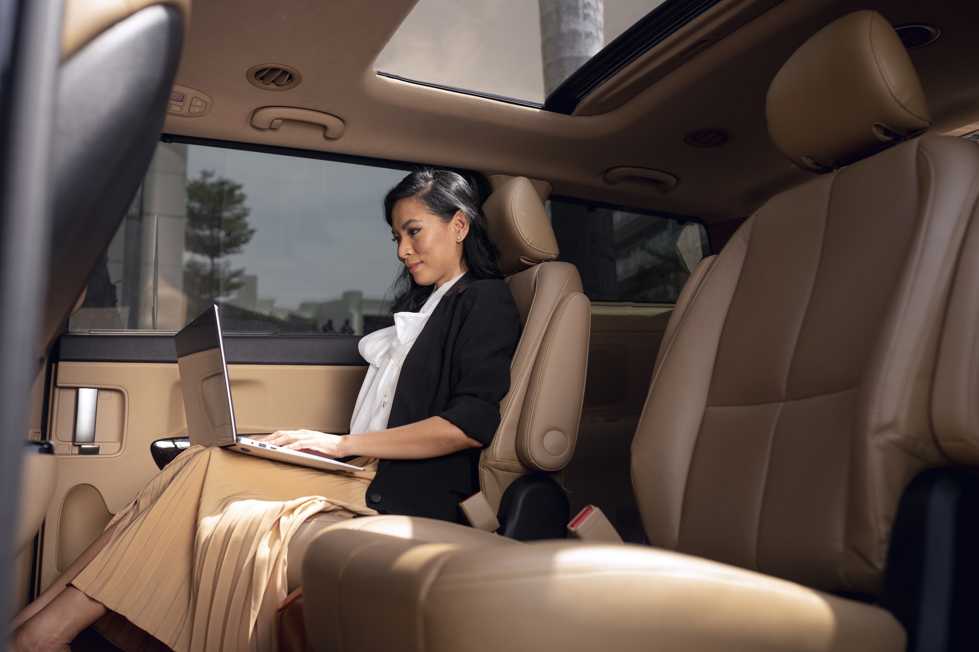 Luxury Chauffeur Service - Private Travels Luxury chauffeur service